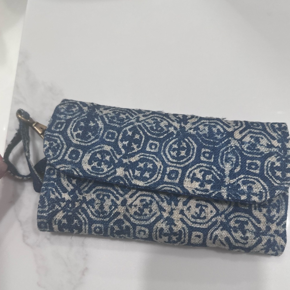 Blue Patterned Wristlet Clutch - Textured Weave